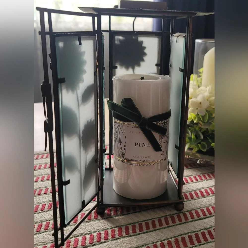 Sunflower Glass Panel Lantern - Yellow & Green Decorative Accent